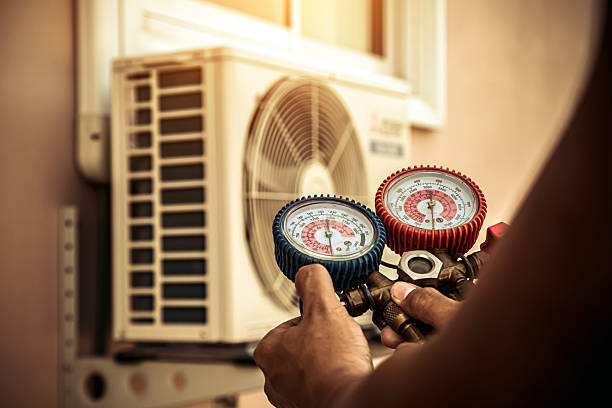 Professional Hvac technician working in Sebastian, TX